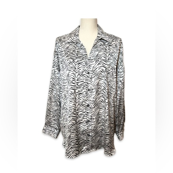 Zara Button Down Animal Print Blouse Women’s Size L Black/White Silky Material - Picture 1 of 6